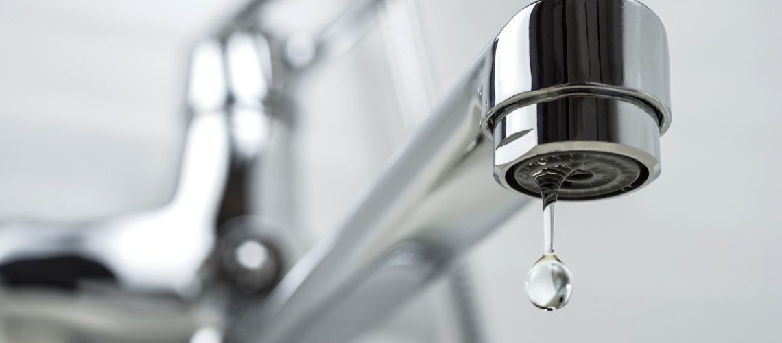 מפחדים שהצינורות יקפאו? פעל לפי הכלל 'דק בעיפרון' עבור סופות חורף