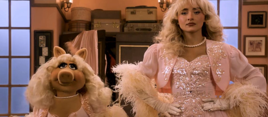 איך לצפות בספיישל תחיית 'מופע החבובות' עם סברינה קרפנטר באינטרנט מכל מקום