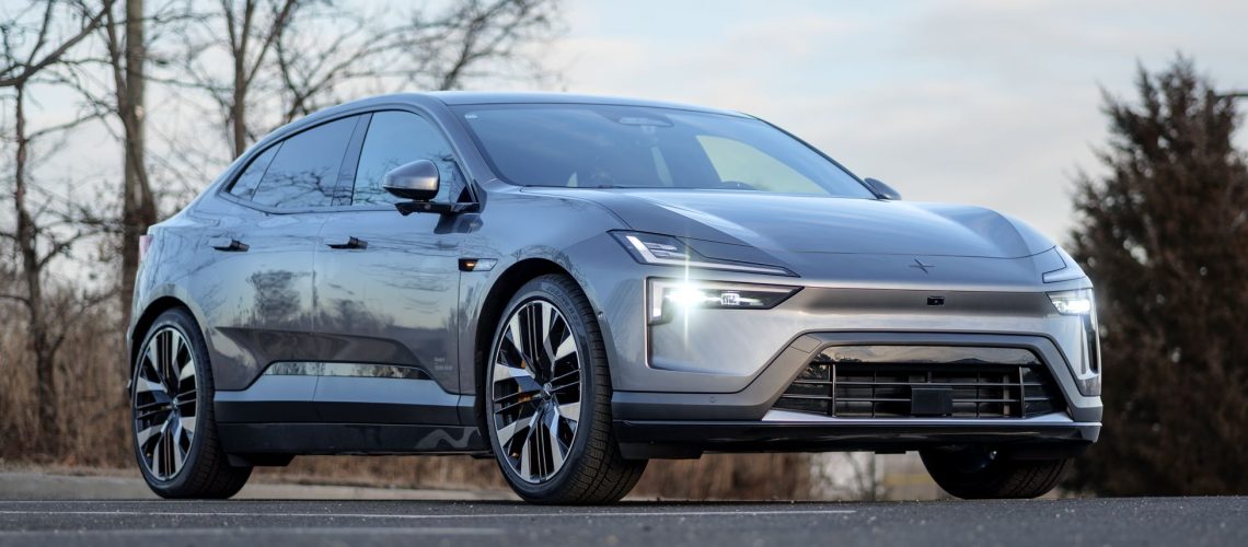 נהגתי ב-Polestar 4 נטול החלון האחורי במשך שבוע - וה-EV זה מאלץ אותך לשנות את אופן הנהיגה מאת ג'ון ולסקו פורסם ב-6 בפברואר 26 מומלץ ה-Polestar 4 2026 אינו דומה לרוב הרכבים החשמליים על הכביש, בשל העובדה שאין לו שמשת זכוכית אחורית מסורתית, מה שמאלץ אותך לנהוג אחרת.