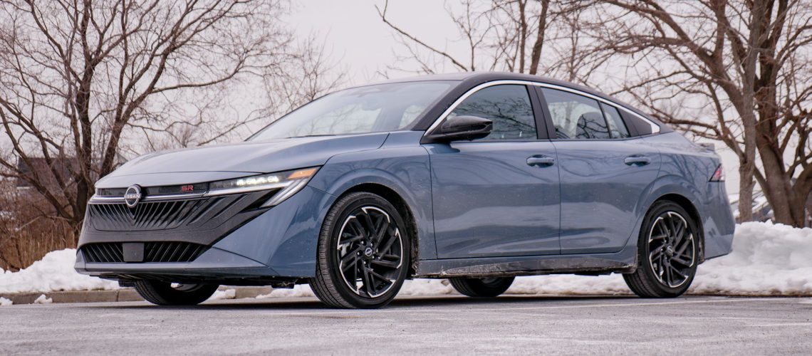 נהגתי בניסאן סנטרה במשך שבוע - והסיוויק והקורולה צריכות להיות מודאגות מאת ג'ון ולסקו פורסם ב-20 בפברואר 26 מומלץ עם מראה חדש בולט המחקה מכוניות סדאן הרבה יותר יקרות, ניסאן סנטרה 2026 משלבת מראה חיצוני מושך עין עם נוחות מודרנית כדי להגדיר מחדש איזו סדאן קומפקטית צריכה להיות.