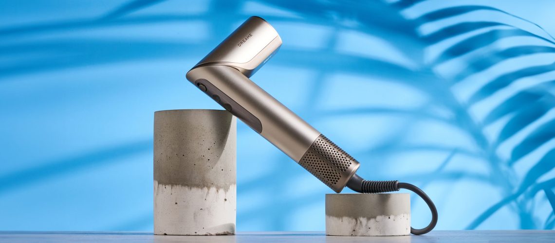 סקירת Dreame Dazzle: ידידותית יותר לתקציב מיריבים, אבל עם תוצאות לא עקביות מאת Ashley Thieme שפורסמה ב-27 בפברואר 26 למעצב האוויר של Dreame Dazzle יש את המראה המתחרה בדייסון, אבל יש יותר מדי בעיות מכדי שאוכל להמליץ ​​עליו לכולם.