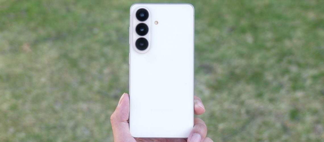 אני בודק את ה-Galaxy S26 כבר שבוע - הנה מה שאני אוהב (ולא אוהב) מאת ג'ון ולסקו פורסם ב-14 במרץ 26 ה-Samsung Galaxy S26 זוכה לתצוגה גדולה יותר, סוללה, שבב Snapdragon 8 Elite Gen 5 משודרג ותכונות נוספות של Galaxy AI - אבל הוא גם עולה 100 דולר יותר.