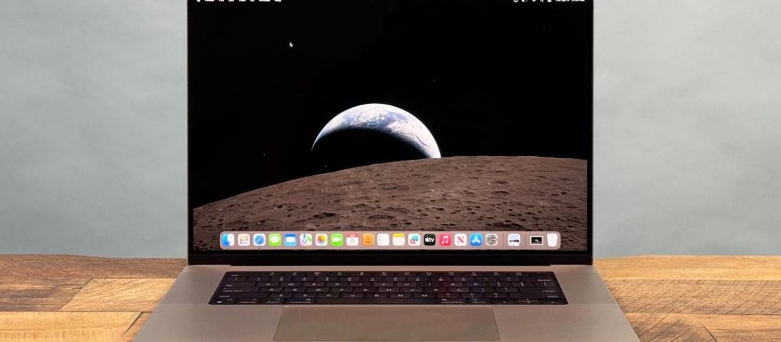 Artemis II wallpaper on Mac