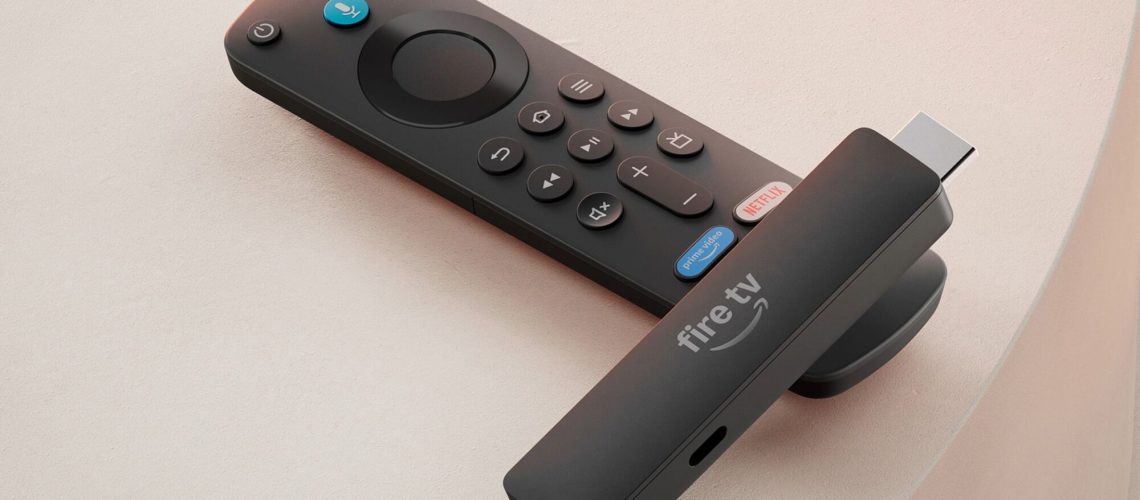 אמזון משיקה את Fire TV Stick HD מעודכן שהוא דק יותר ואינו דורש מתאם קיר