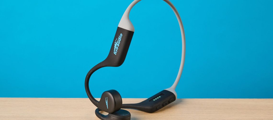 סקירת H2O Audio TRI Run: אוזניות הולכת עצם קלות משקל, מאובטחות ונוחות מאת Erin Bashford שפורסמה ב-1 במאי 26 H2O Audio TRI Run הן אוזניות הולכת עצם מאובטחות, קלות משקל ונוחות, מושלמות למי שלוקח פעילות גופנית יותר ברצינות מאיכות מוזיקה.