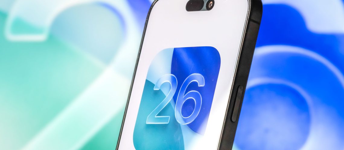 iOS 26.5 יוצא בקרוב - רקעים חדשים, הצפנת RCS וכל התכונות החדשות שמגיעות לאייפון שלך