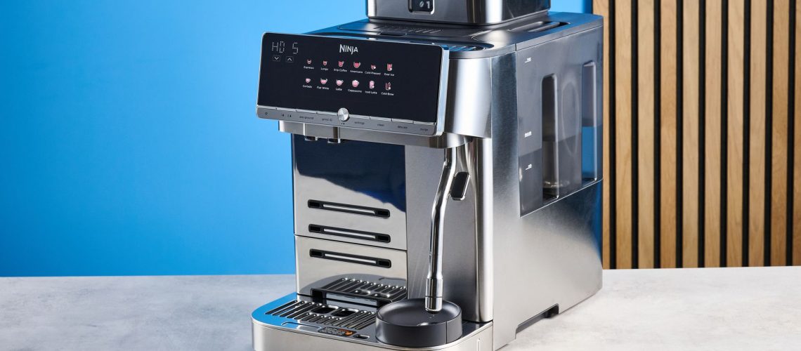 בדקתי את ה-Ninja AutoBarista Pro - וזו אחת ממכונות הקפה האוטומטיות השאפתניות ביותר שבדקתי אי פעם (אבל אני לא בטוח שהיא בצורה טובה) מאת ארין בשפורד פורסם ב-21 ביוני 26 ה-Ninja AutoBarista Pro היא מכונת קפה אוטומטית שאפתנית עם אספרסו, טפטוף, אבל אני לא בטוחה בכל הפונקציות שלה לחליטה קרה.