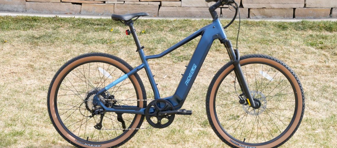 סקירת Ride1Up Vorsa Lite eBike מאת Dan Cavallari פורסם ב-2 ביולי 26 Vorsa Lite של Ride1Up יושב באמצע מערך Vorsa חדש עם שלושה אופניים. הנה מה שקרה כשעמדנו את זה במבחן