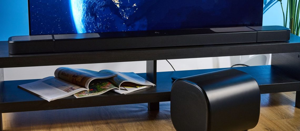בדקתי את סרגל הדגל החדש של JBL - וזו הוכחה שאינך צריך להוציא 2,000 דולר על מערך קולנוע ביתי מלא מאת Erin Bashford פורסם ב-10 ביולי 26 בחירת העורך ה-JBL Bar 1300XMK2 היא אחת הדרכים הטובות ביותר לקבל חווית אודיו קולנועית מלאה בבית, עם סאב-וופר עוצמתי, דיאלוג ברור, סוחף.