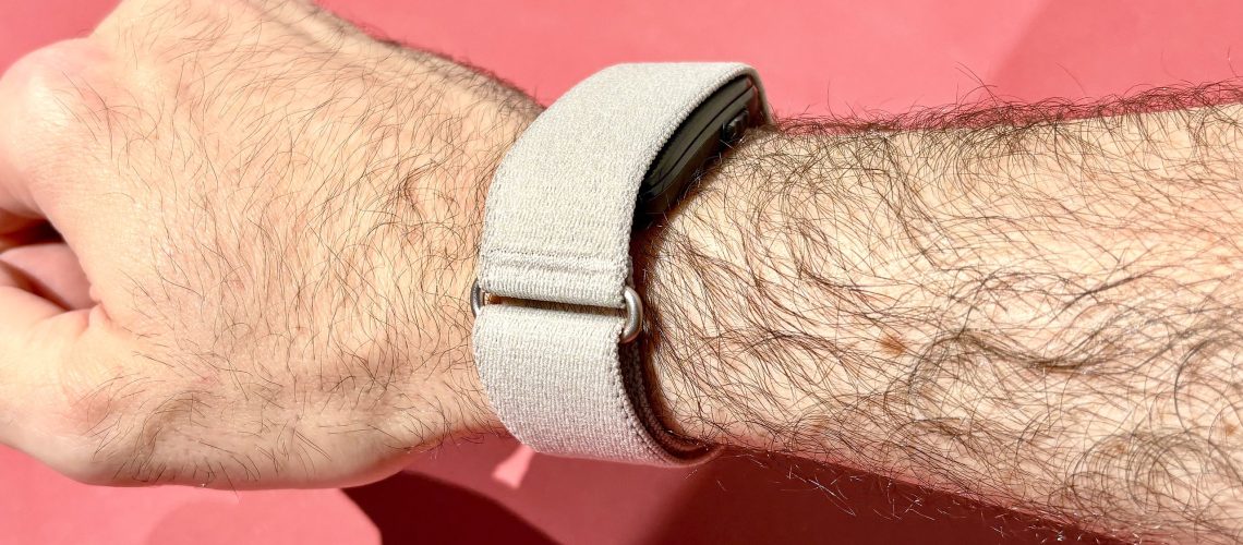 פשוט הלכתי על ה-Garmin Cirqa - והוא יוצר איזון כמעט מושלם בין Fitbit Air ו-Whoop 5.0 מאת Dan Bracaglia פורסם ב-23 ביולי 26 עדיין לא דורג אני לובש את Garmin Cirqa כבר יום, וגם Fitbit וגם Whoop צריכים להיות מודאגים. להלן חמשת הדברים החשובים ביותר שכדאי לדעת על הגשש החדש ללא מסך של Garmin.