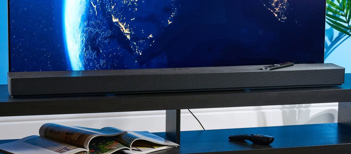 זה עתה בדקתי את ה-Samsung QS90H החדש לגמרי - וזה אחד מברסי הקול הטובים ביותר שאפשר לקנות בכסף מאת ארין בשפורד פורסם ב-26 ביולי 26 בחירת העורך Samsung QS90H הוא סרגל קול חזק הכל-באחד. אין צורך בסאב וופר נפרד או אחורי כאן: 7.1.2 ערוצים במכשיר אחד בלבד.