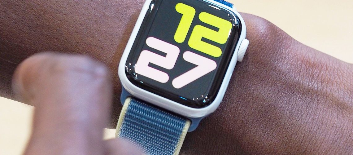 שמועות של Apple Watch 12 ו-Ultra 4: ל-Apple Watch הבא שלך עשוי להיות נרתיק קרמי