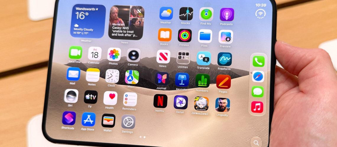 אפל חושפת ל-iPhone Duo יש שכבת תצוגה 'ניתנת להחלפה' - מה זה אומר עבורך