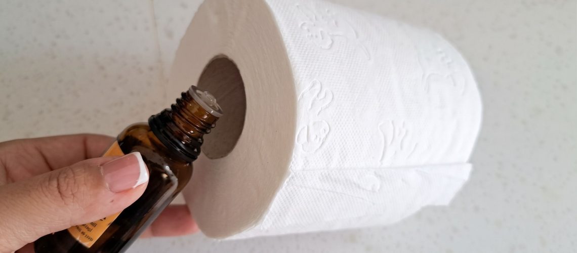 ניסיתי 3 טריקים מוזרים לניקוי כדי לגרום לבית שלי להריח רענן - הנה מה שבאמת עבד