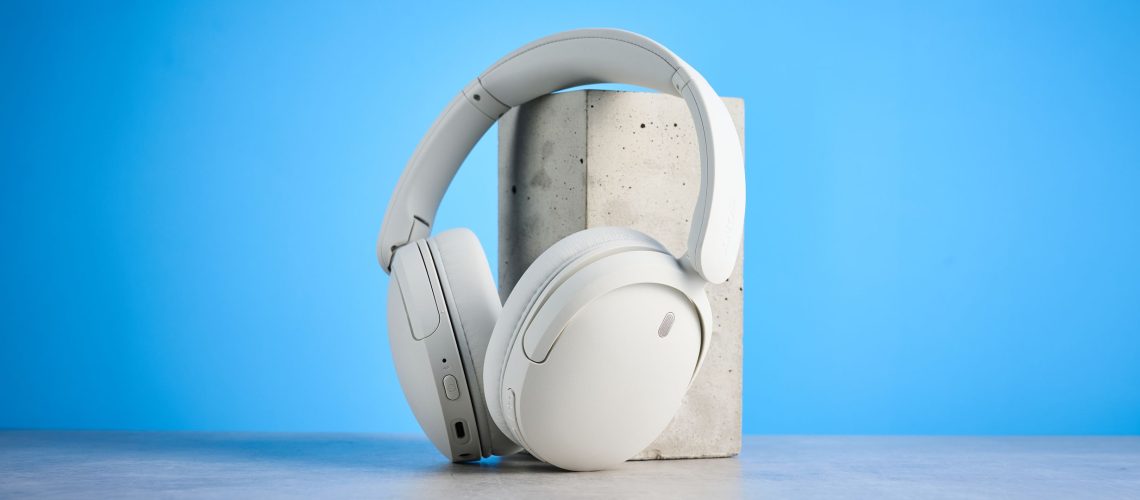 סקירת Sony WH-CH730N: אני ממליץ לחלוטין על האוזניות האלה אבל לא אם אתה בארה"ב - הנה הסיבה מאת Ashley Thieme פורסם ב-18 באוקטובר 26 מומלץ Sony WH-CH730N כל כך מושלמים שהדבר היחיד שמאכזב אותם הוא תג המחיר בארה"ב