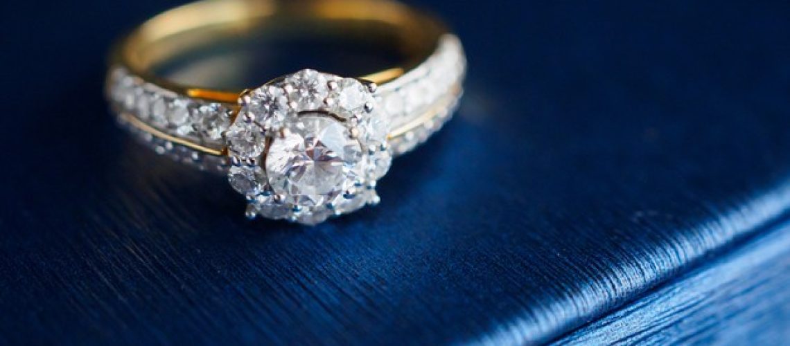 מה ההבדלים הניכרים בין טבעת נישואין לבין טבעת אירוסין?