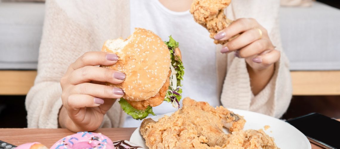 Study: Association of body mass index with progression from binge-eating behavior into binge-eating disorder among adolescents in the United States: A prospective analysis of pooled data. Image Credit: Doucefleur / Shutterstock.com