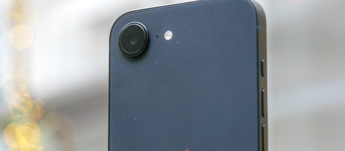 iPhone 16e review.