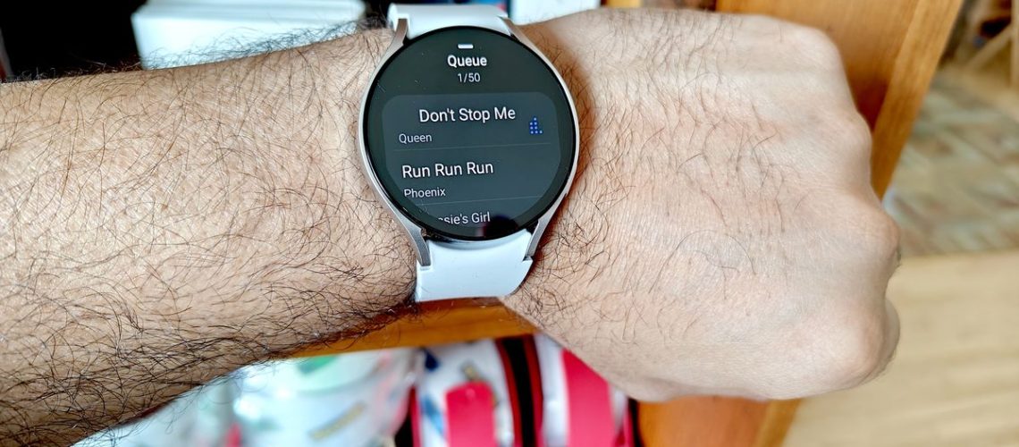 Samsung Galaxy Watch 6 media queue