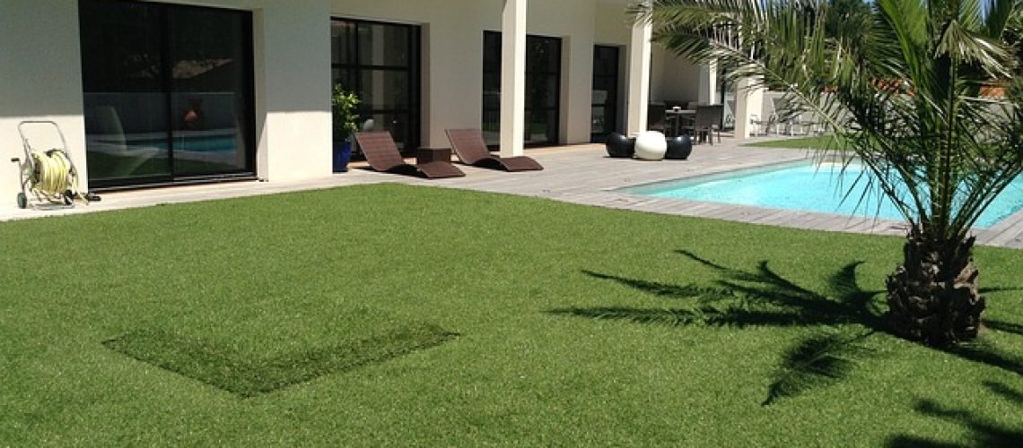 בריכה בבית פרטי בשרון. צילום: Pixabay