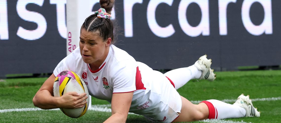 Jess Breach of England scores her team's second try during the Women's Rugby World Cup 2025 Pool A match between England and Samoa at Franklin's Gardens on August 30, 2025 in Northampton, England.