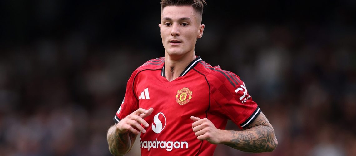 Benjamin Sesko of Manchester United during the Premier League match between Fulham and Manchester United at Craven Cottage on August 24, 2025 in London, England.