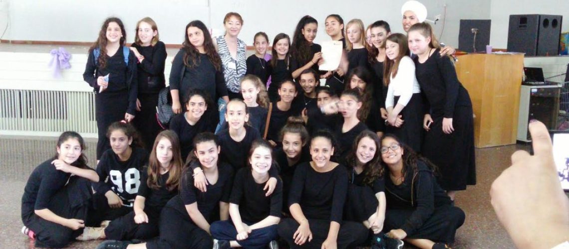 אמית נעם עם קשישים