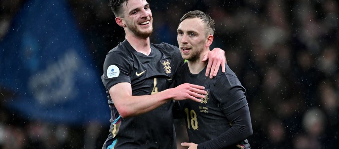 Jarrod Bowen and Declan Rice playing for England