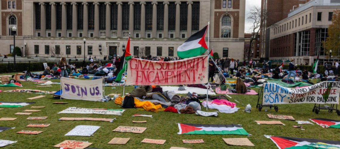 אני אסיר תודה על דיני קולומביה היו ממושמעים בגלל הטקסטים האנטישמיים שלהם, אבל זה רחוק מלהספיק