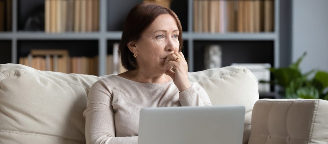 Study: Loneliness dynamics and physical health symptomology among midlife adults in daily life. Image Credit: fizkes / Shutterstock.com