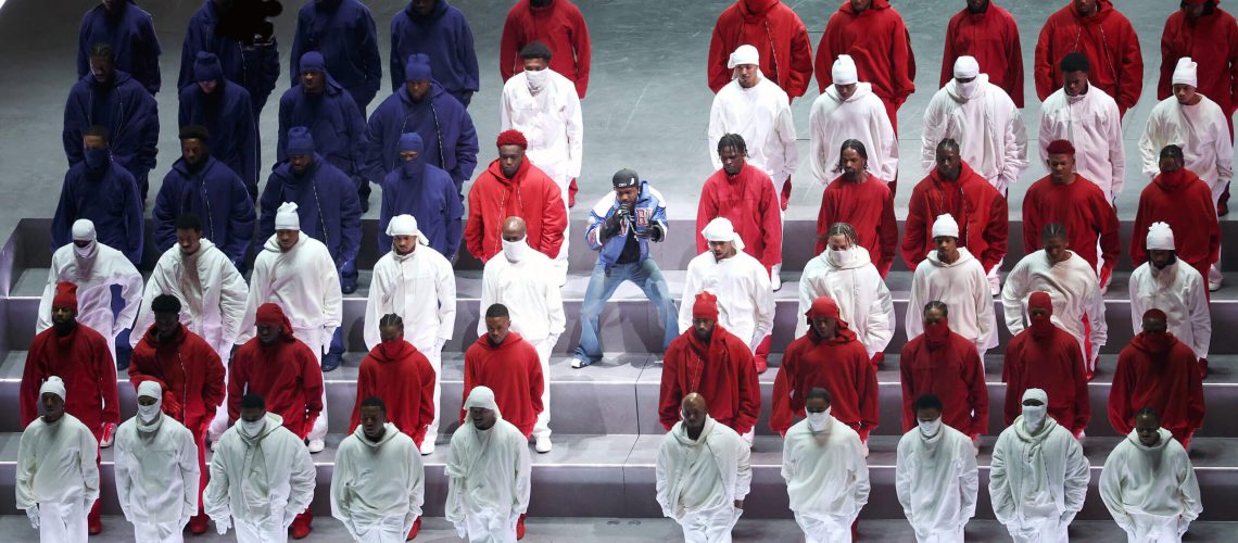 ביום ראשון של סופרבול, קנדריק למאר קיבל על עצמו את הפשיזם, קניה ודונלד טראמפ הודעה של המו"ל והמנכ"ל שלנו רחל פישמן פדרסן