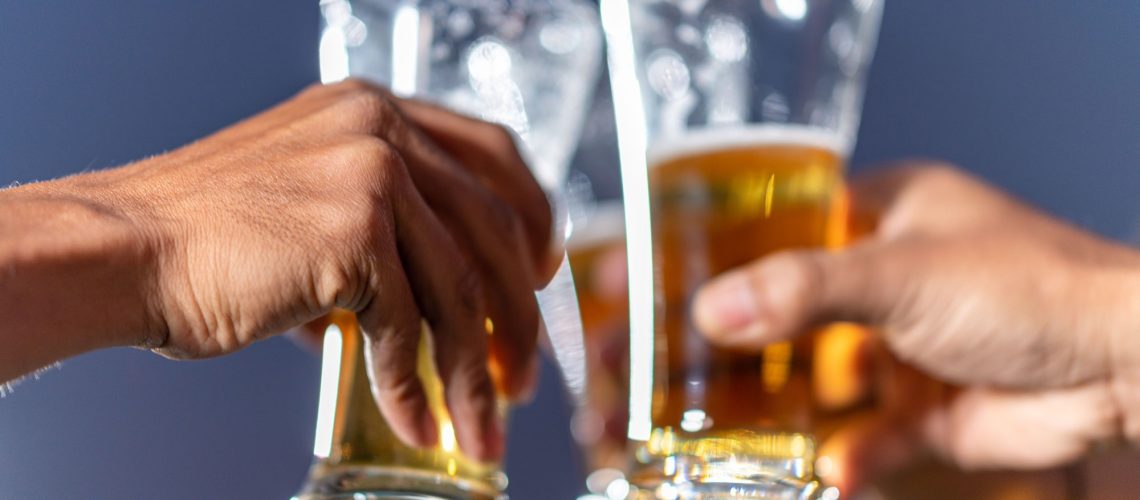 Study: Consumption of Total and Specific Alcoholic Beverages and Long-Term Risk of Gout Among Men and Women. Image Credit: Nirat.pix / Shutterstock.com