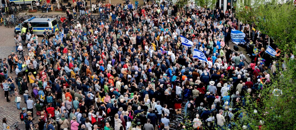 מנהיגים יהודים באירופה רוצים להישאר שם למרות פסימיות לגבי אנטישמיות, סקר מגלה הודעה מהעורך הראשי שלנו ג'ודי רודורן
