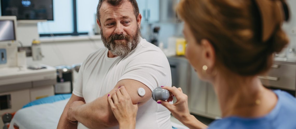 ​​​​​​​Study: Sex differences in risk of incident microvascular and macrovascular complications: a population-based data-linkage study among 25 713 people with diabetes. Image Credit: Halfpoint/Shutterstock.com