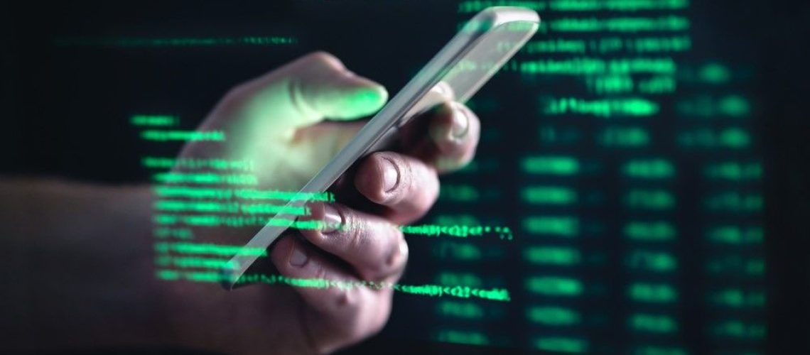 ה-FBI אומר למשתמשי אייפון ואנדרואיד להפסיק לשלוח הודעות טקסט זה לזה על רקע פרצת אבטחה גדולה