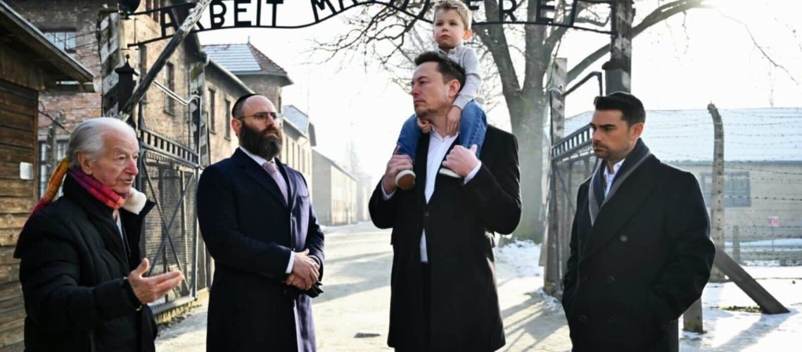 האם ביקורו של מאסק באושוויץ הוא סוג של זיכרון השואה שאנחנו באמת רוצים?