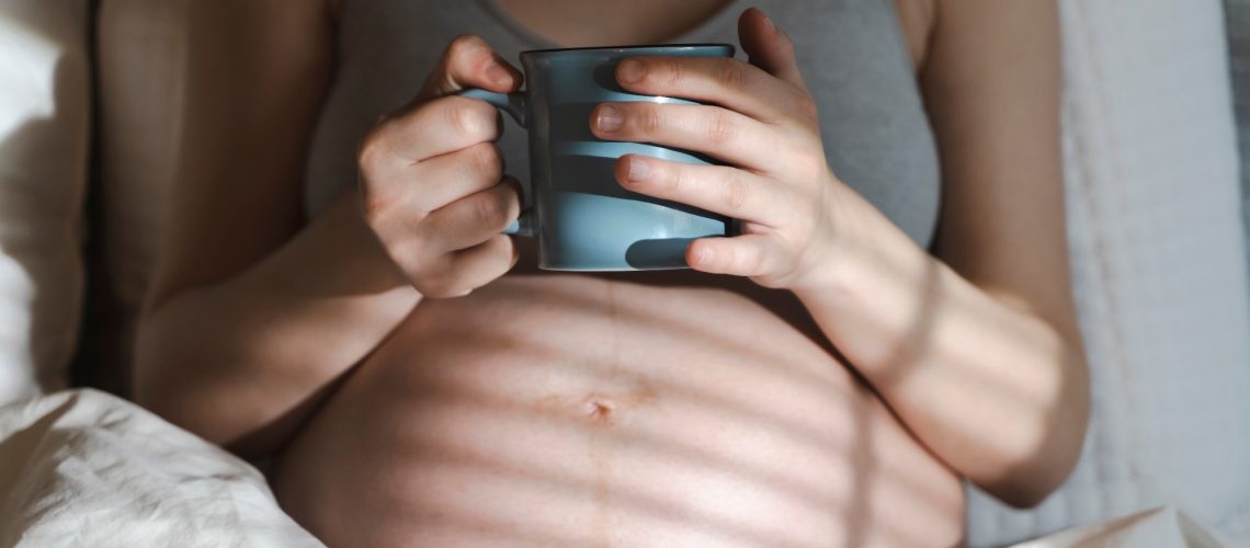 Study: Impact of tea and coffee consumption during pregnancy on children’s cognitive development. Image Credit: UladzimirZuyeu / Shutterstock