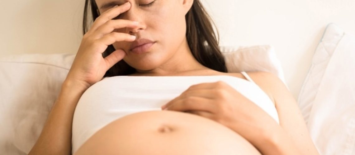 הבנת hyperemesis gravidarum: גורמים, אבחון וטיפול