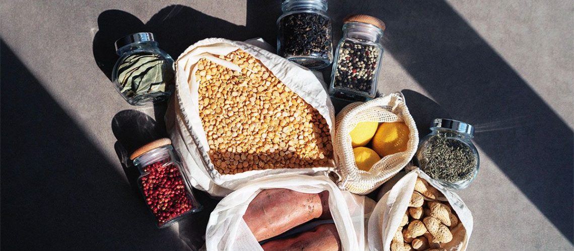 החלפת בשר אדום מעובד בשעועית ואגוזים עשויה לסייע בהורדת הסיכון לדמנציה