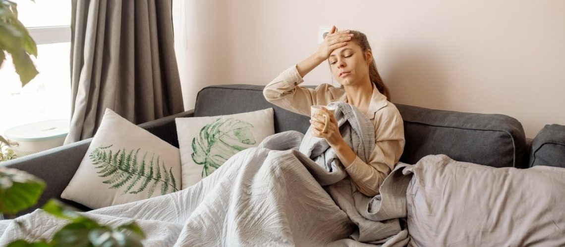 Study: Reduced health-related quality of life, fatigue, anxiety and depression affect COVID-19 patients in the long-term after chronic critical illness. Image Credit: Starocean/Shutterstock.com
