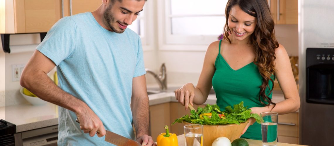 Study: Healthful Eating Behaviors among Couples Contribute to Lower Gestational Weight Gain. Image Credit: El Nariz / Shutterstock