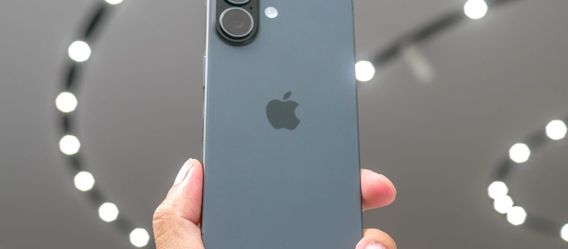 Apple iPhone 17 hands-on.