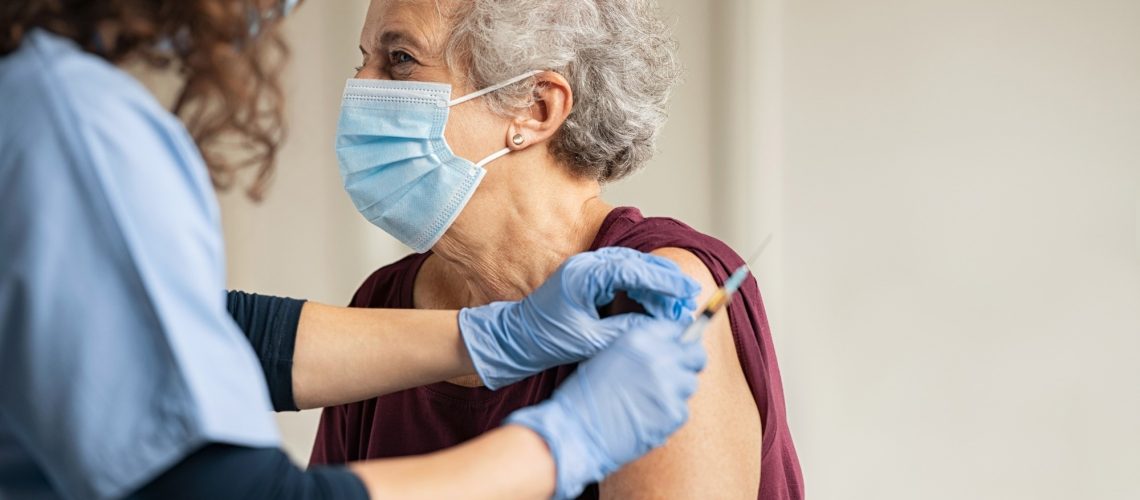 Study: The potential epidemiologic, clinical, and economic value of a universal coronavirus vaccine: a modelling study. Image Credit: Ground Picture/Shutterstock.com