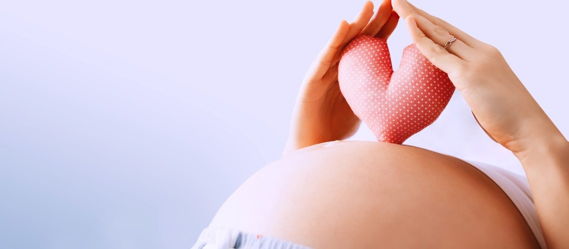 Study: Exposure to bilingual or monolingual maternal speech during pregnancy affects the neurophysiological encoding of speech sounds in neonates differently. Image Credit: Natalia Deriabina / Shutterstock