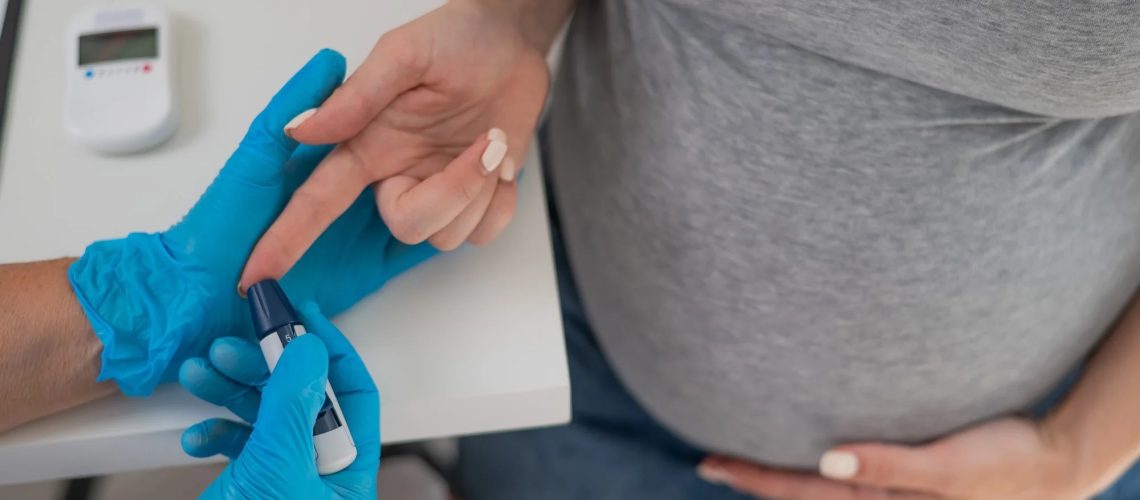 The doctor checks the blood sugar level of a pregnant patient. Gestational diabetes.