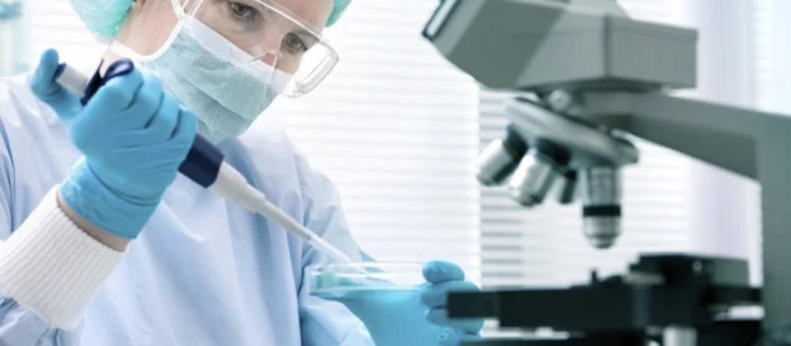 טכניקה חדשה מסנתזת חומצות אמינו לא טבעיות לטיפולים מתקדמים בפפטידים