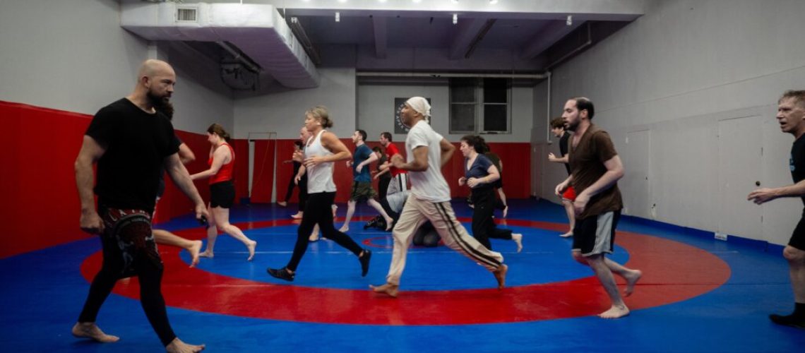 יהודי ניו יורק מוטרדים מהעלייה באנטישמיות והפגנות סוערות פונים לקרב מגע להגנה עצמית