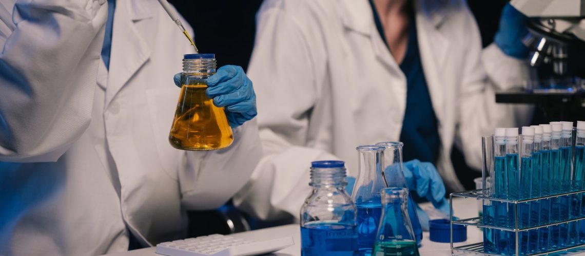 ייעול ניהול ודיווח זרימת עבודה של נוגדנים