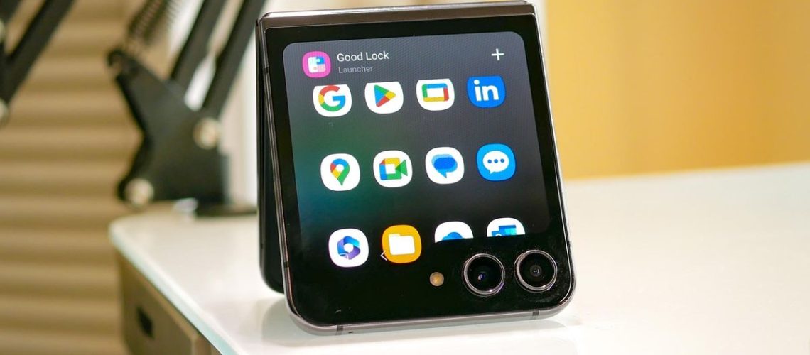 Good Lock app showing off full apps on Samsung Galaxy Z Flip 5 Flex Window cover screen