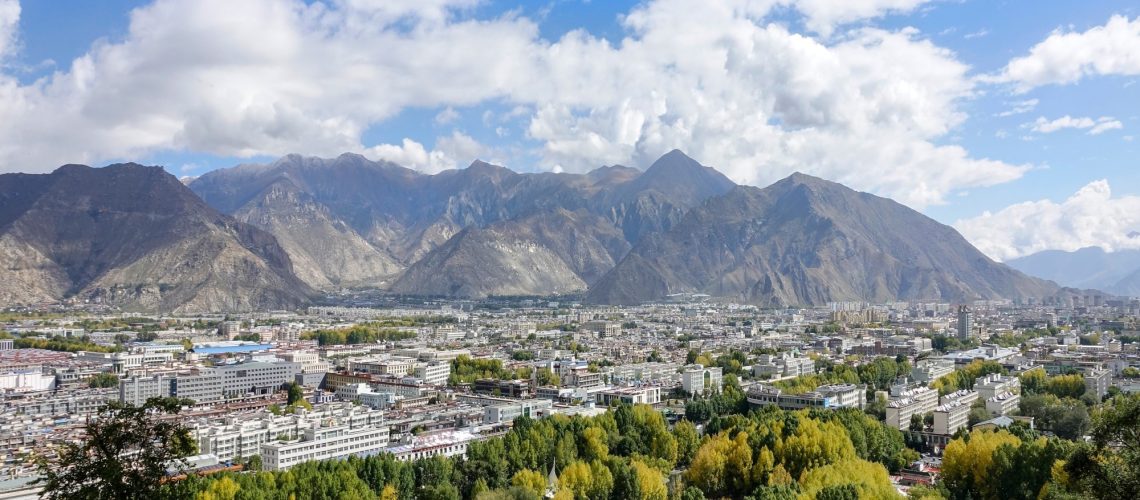 Study: Effects of long-term very high-altitude exposure on cardiopulmonary function of healthy adults in plain areas. Image Credit: Flystock / Shutterstock